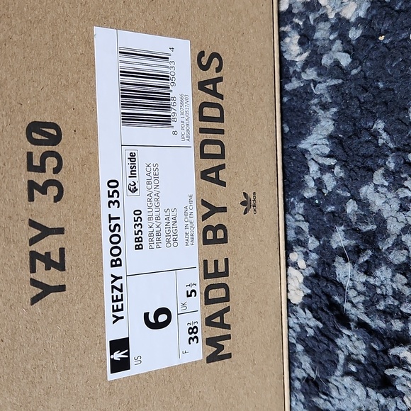 adidas Yeezy Boost 350Pirate Black (2016) - Picture 7 of 7